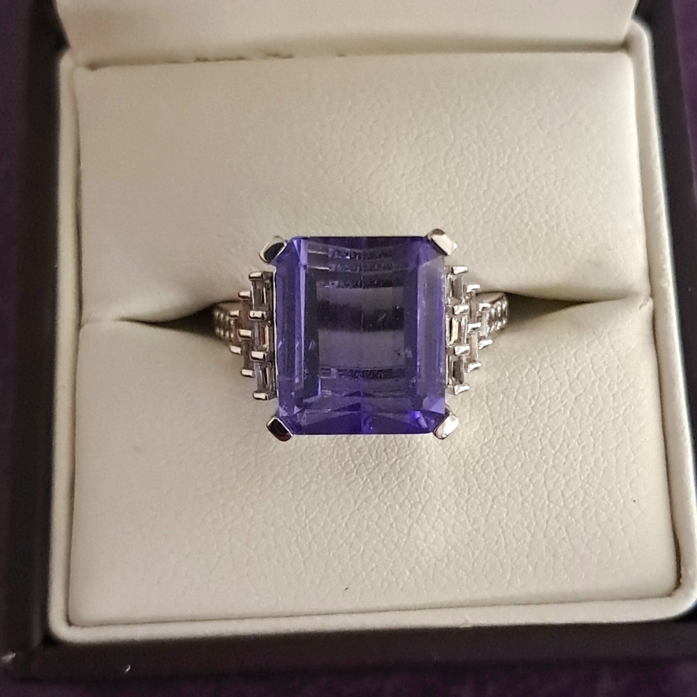 Natural Color Change Fluorite & White Topaz Ring. - Picture 2 of 9